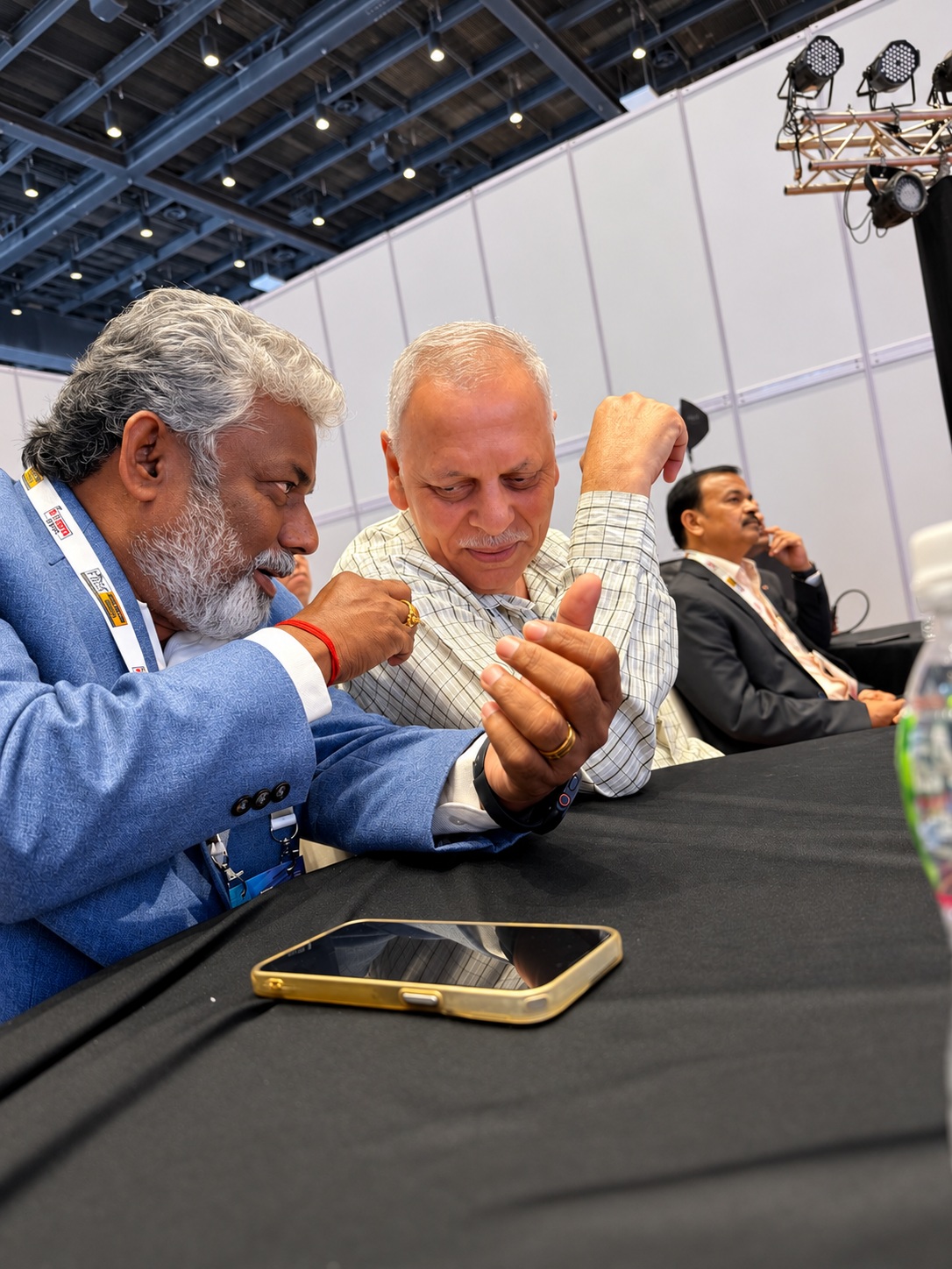 Dr. Jayan Vellaichamy in discussion at the professional meeting in Mumbai, September 2025